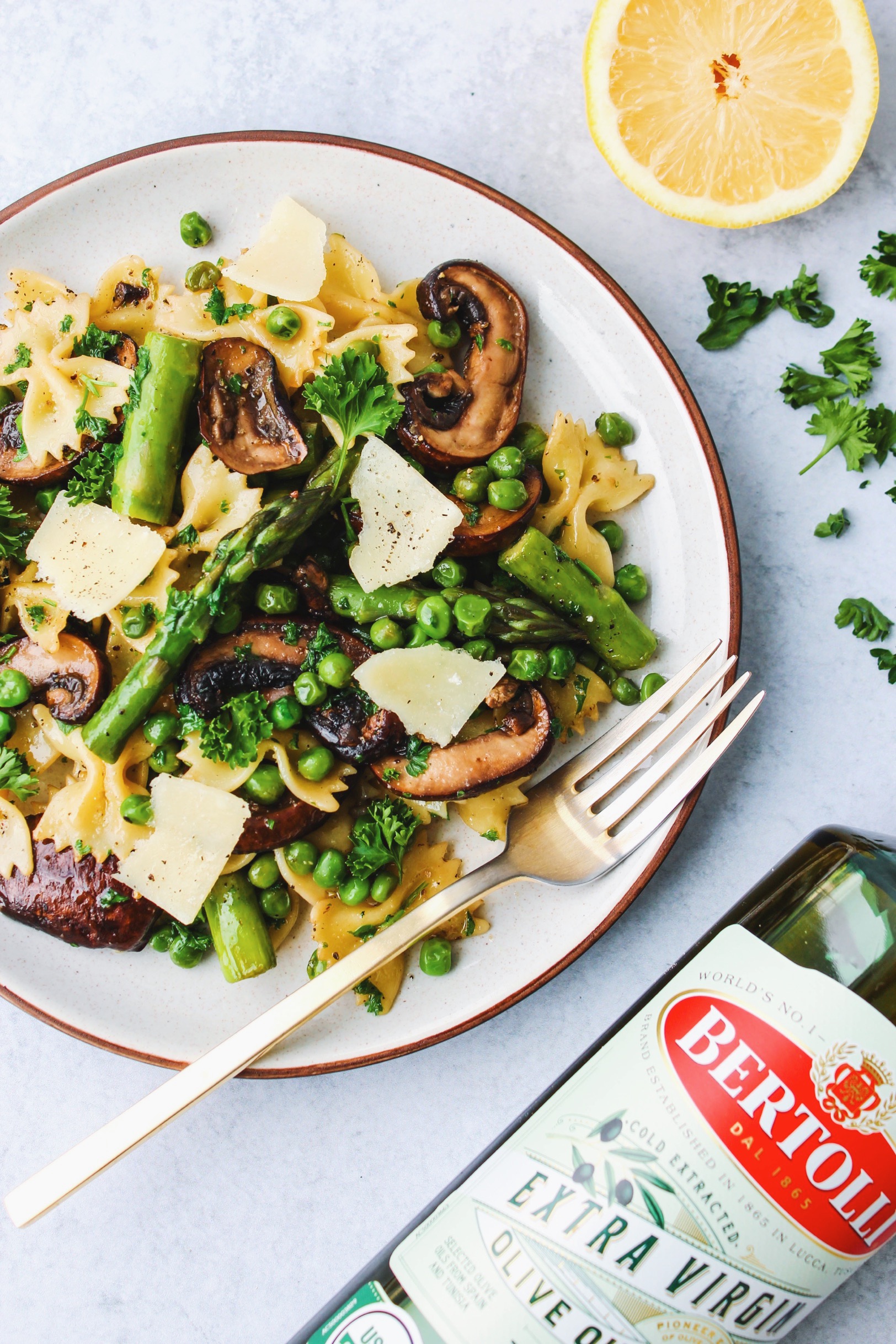 Bertolli Extra Virgin Olive Oil with Springtime Pasta